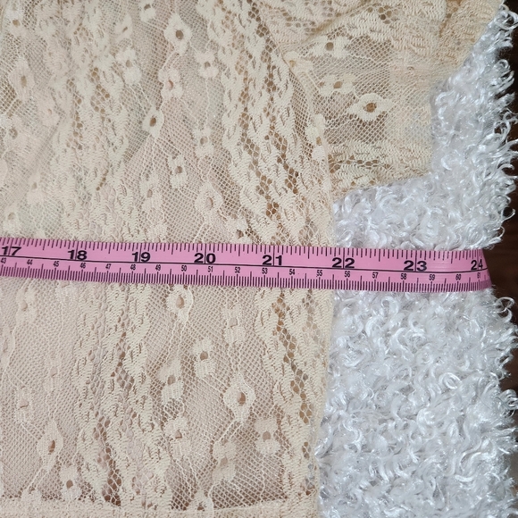 2 For 20 Blue Rain Lace Cream Top - Picture 7 of 7